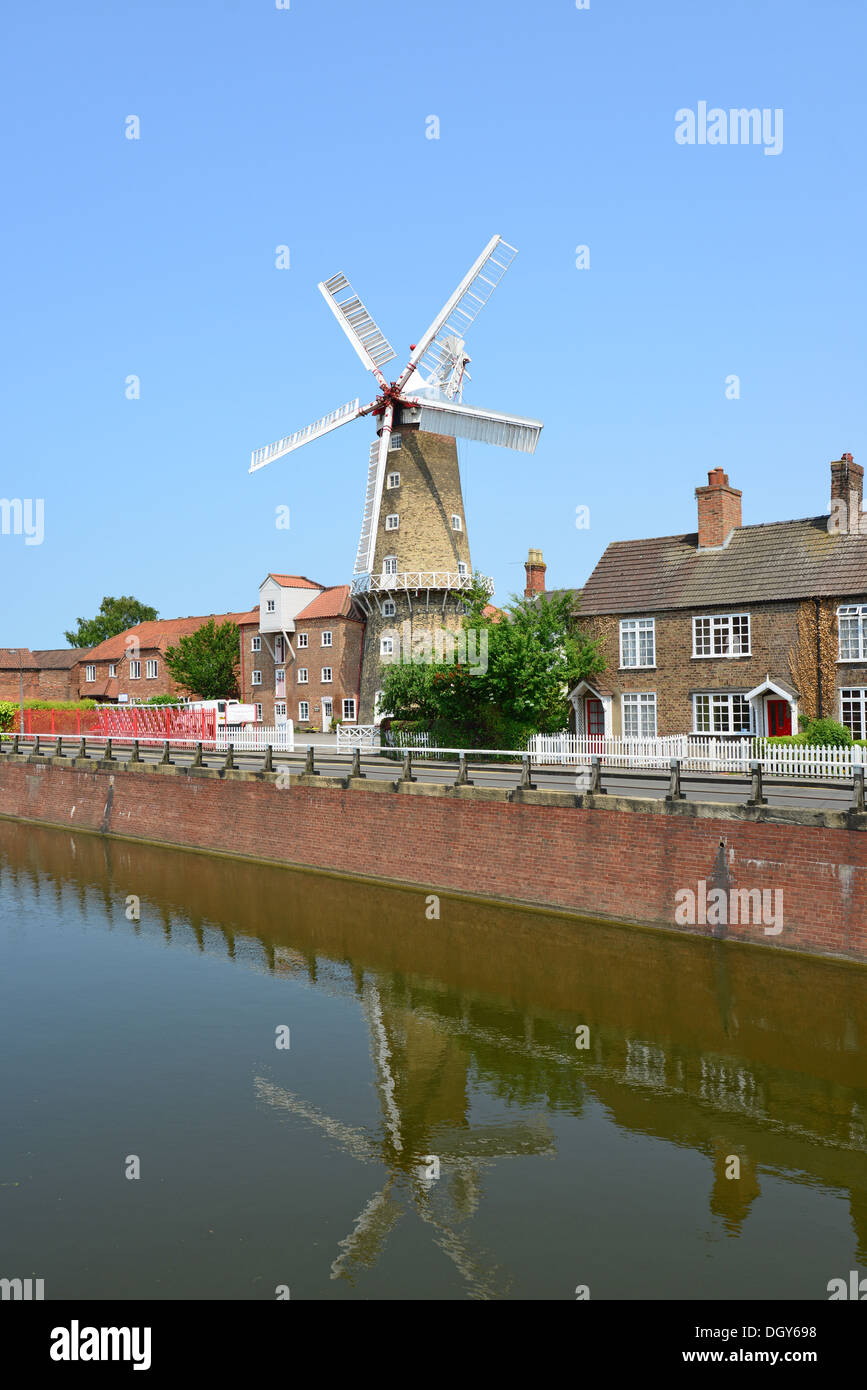 19. Jahrhundert Maud Foster Tower Windmühle von Maud Foster Drain, Skirbeck, Boston, Lincolnshire, England, Vereinigtes Königreich Stockfoto