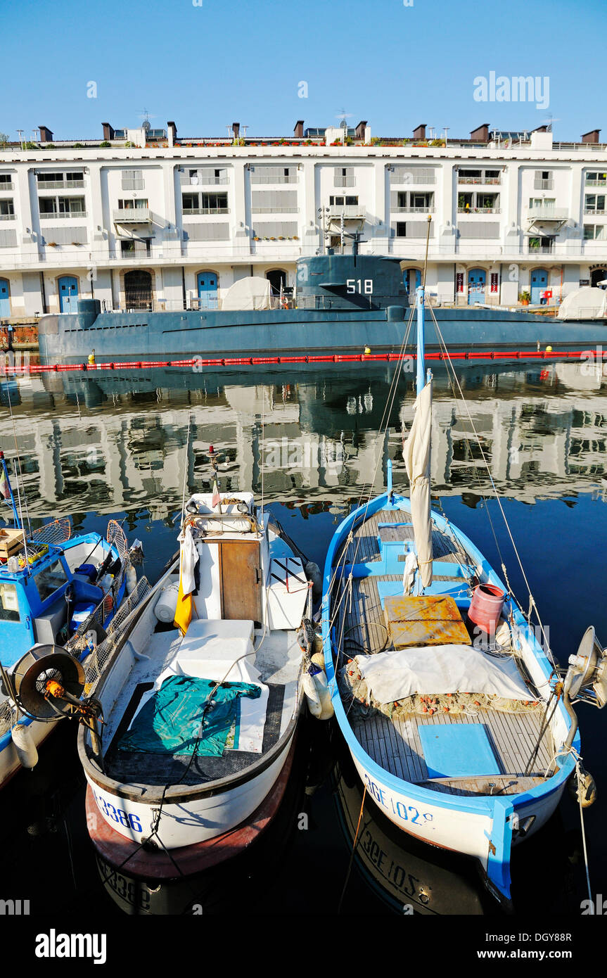 Angeln, Boote und Nazario Sauro, historischen u-Boot des Galata Maritime Museum im Porto Antico, dem alten Hafen, Genua Stockfoto