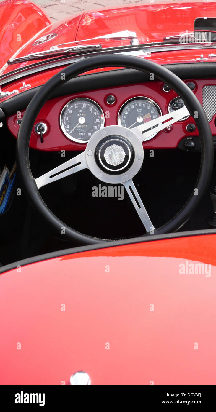 Cockpit eines MG-Roadster Stockfoto