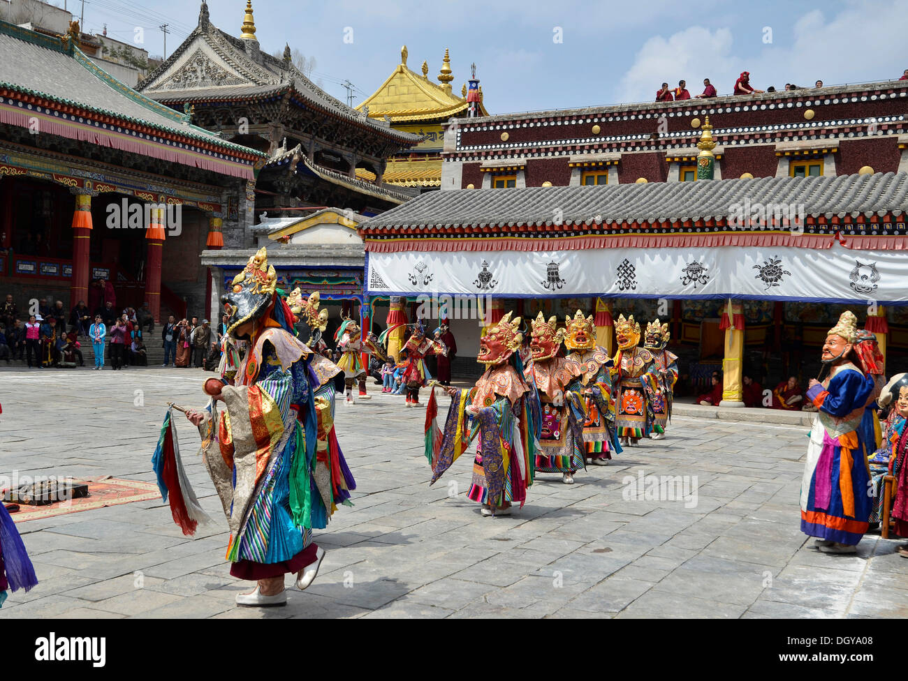 Tibetischen Buddhismus, Tanzfestival religiösen maskiert "Cham" im wichtigen Gelupgpa Kloster Kumbum, Ta'er Kloster Stockfoto