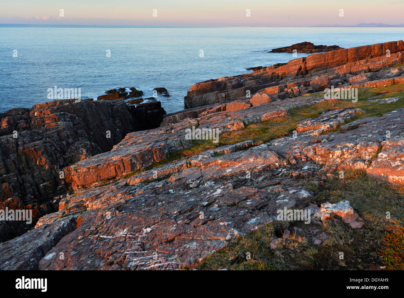 Abends Blick auf den Atlantik von der Rua Reidh Lighthouse, Melvaig, Gairloch, Wester Ross, Schottland, Vereinigtes Königreich, Europa Stockfoto