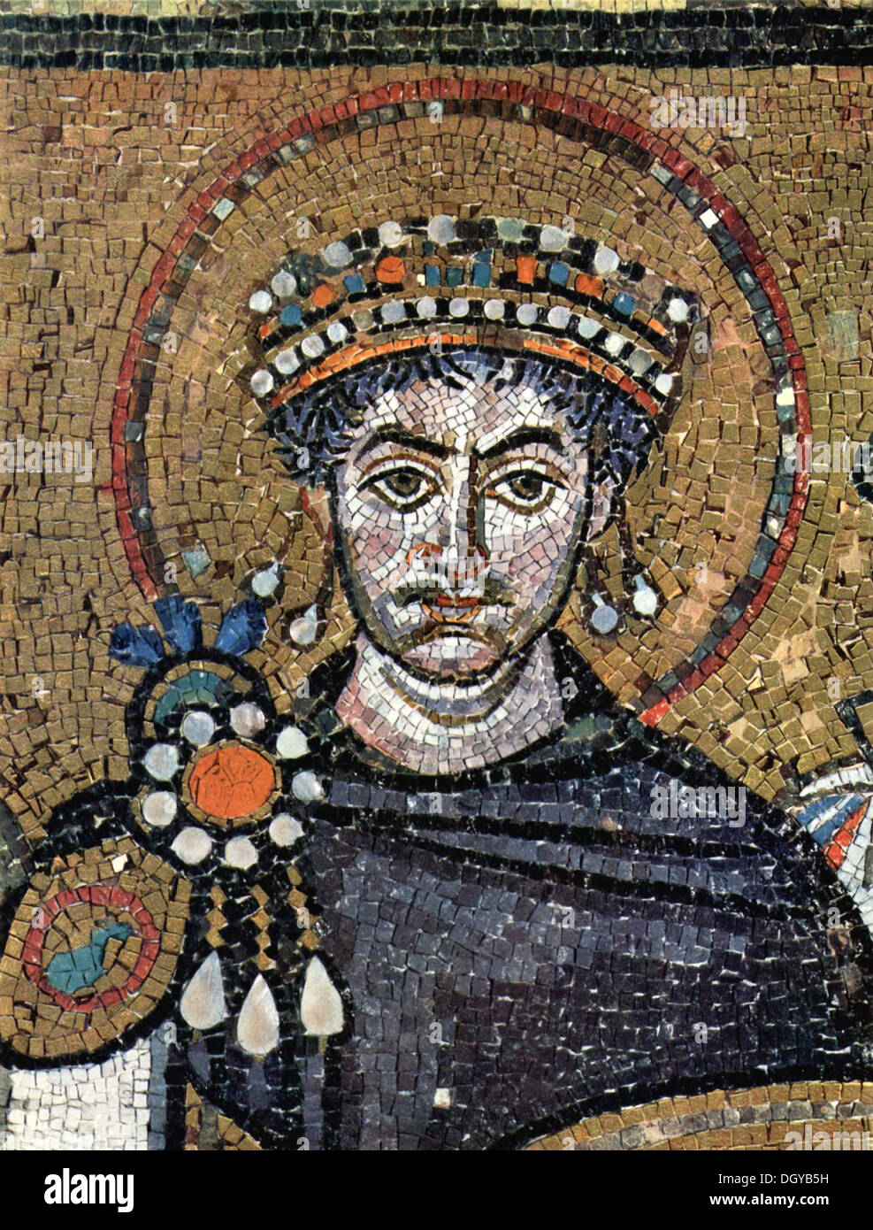5558. Kaiser Justinian i., der große, (483-565 n. Chr.) Herrscher der byzantinischen Welt von 527 bis zu seinem Tod 565 n. Chr.. Mozaic aus der Cgurch von St. Vitale in Ravena Stockfoto