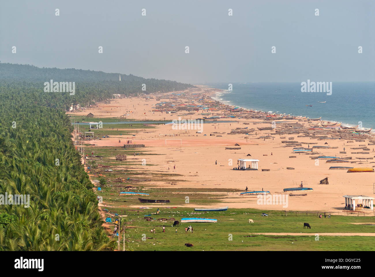 Mit Blick auf Chowara Strand, Malabar-Küste, Süd-Indien, Indien, Asien Stockfoto