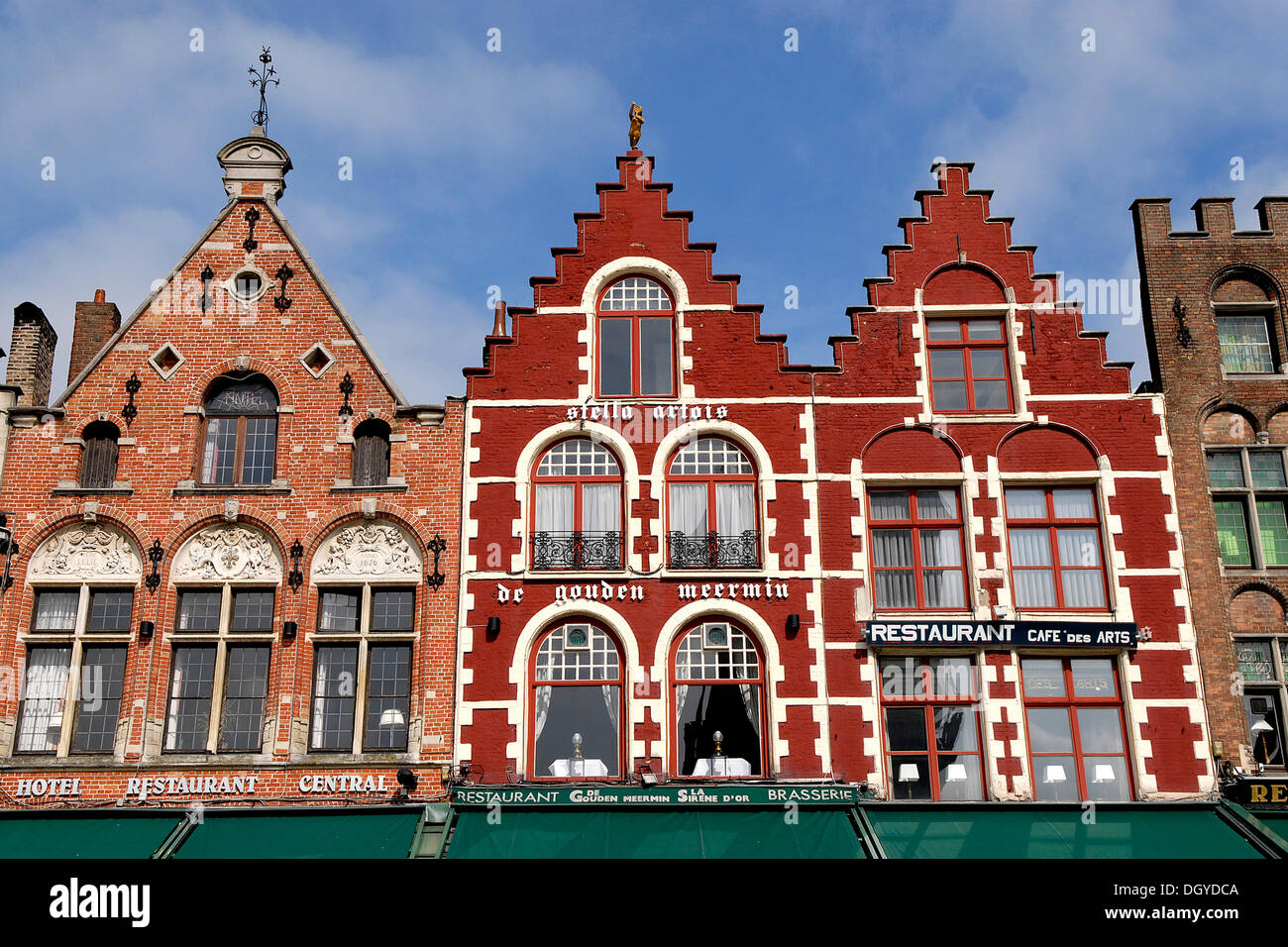 Häuser, Marktplatz, Brügge, ein UNESCO-Weltkulturerbe-Ort, West-Flandern, Flandern, Belgien, Europa Stockfoto