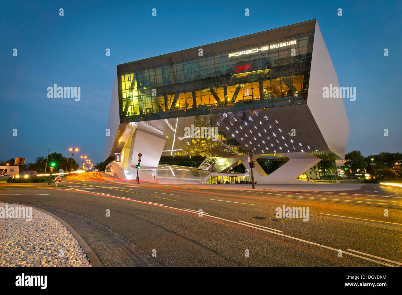 Porsche-Museum, Porscheplatz Quadrat, Stuttgart-Zuffenhausen, Baden-Württemberg Stockfoto