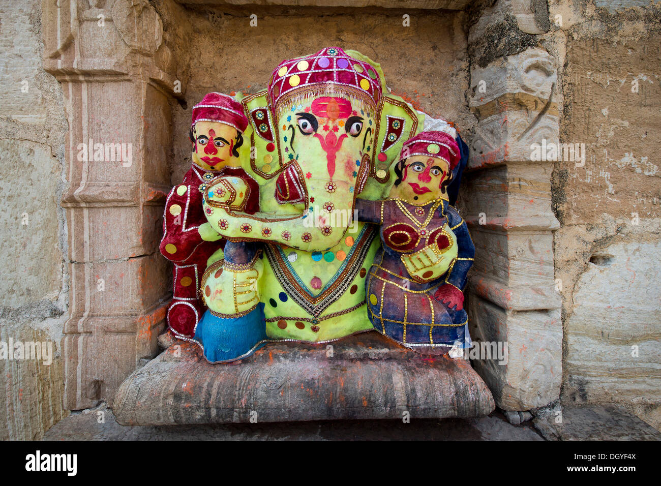 Schrein, populäre Darstellung des elefantenköpfigen Gott Ganesha, Chittorgarh, Rajasthan, Indien Stockfoto