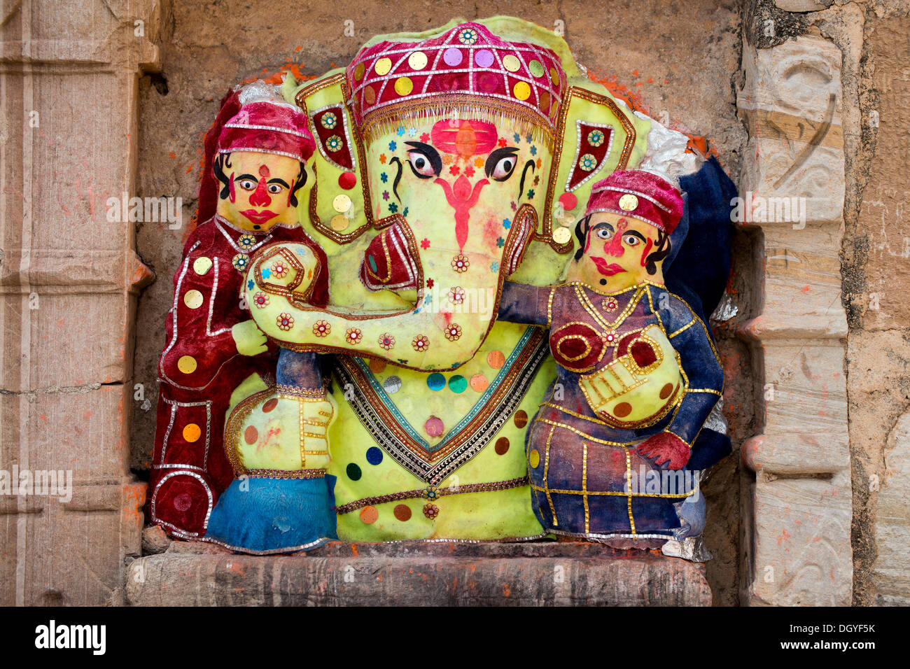 Schrein, populäre Darstellung des elefantenköpfigen Gott Ganesha, Chittorgarh, Rajasthan, Indien Stockfoto