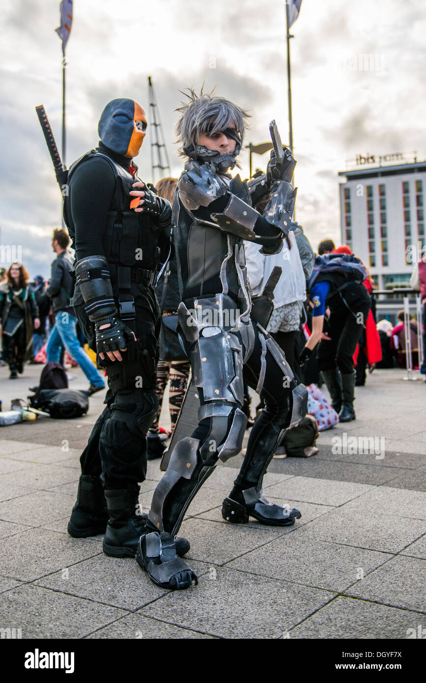 LONDON, UK - 26. Oktober: Cosplayer verkleidet als Raiden aus Metal Gear Rising, Revengeance für die Comicon im Excel Centre Stockfoto