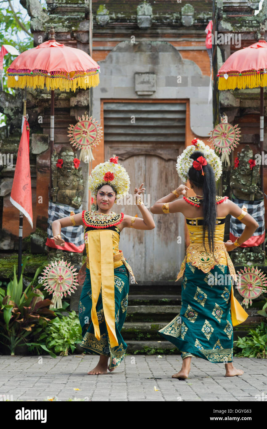 Tänzerinnen ein Barong Tanz, Batubulan, Bali, Indonesien, Asien Stockfoto