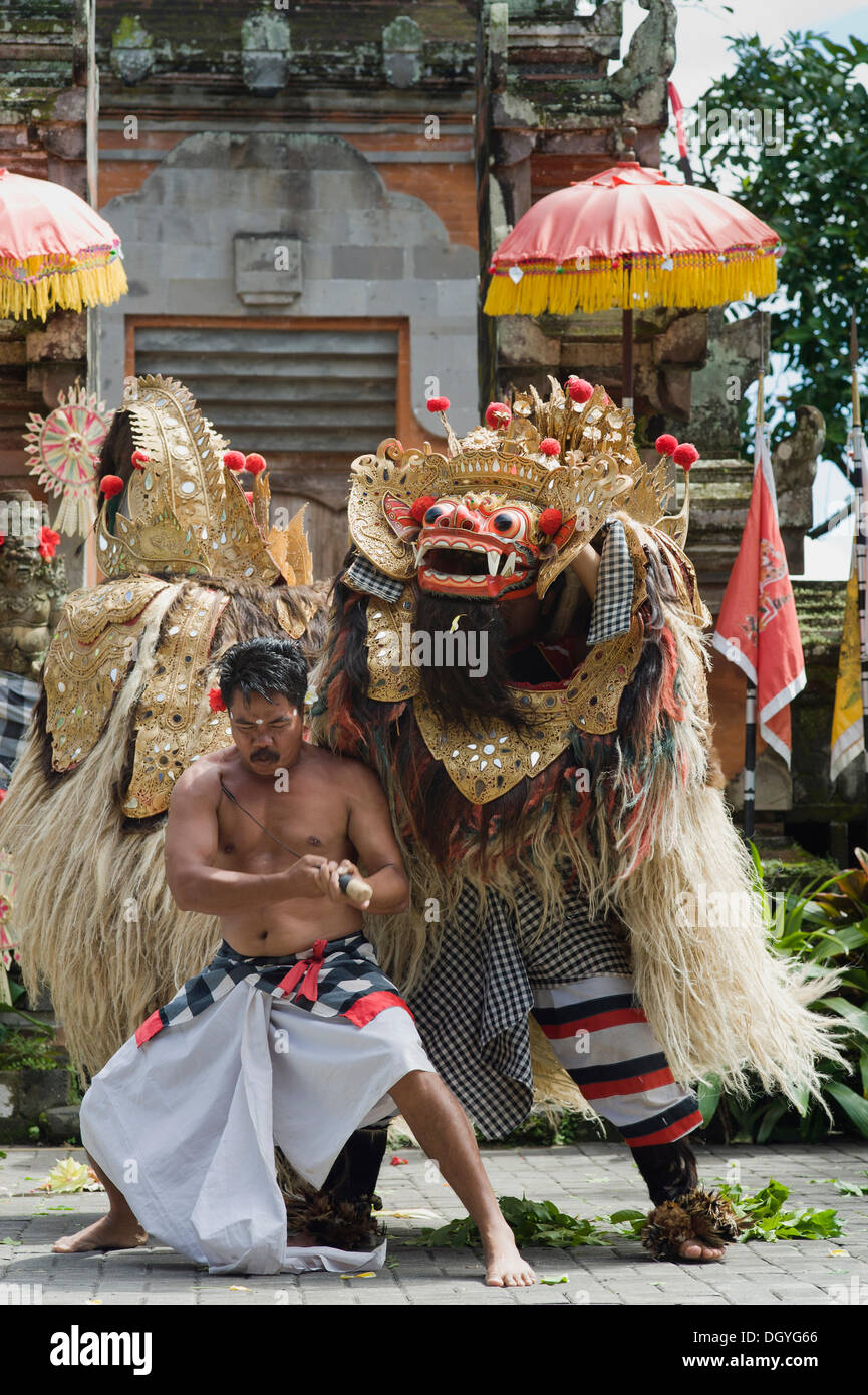 Barong und Kris Tanz-Performance, Batubulan, Bali, Indonesien, Asien Stockfoto