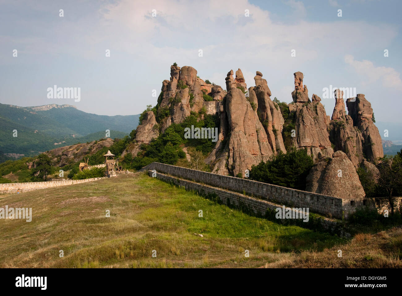 Roman Kaleto Fortress und die massiven Felsformationen in der Nähe von Belogradchik, Nordwest Bulgarien, Europa Stockfoto