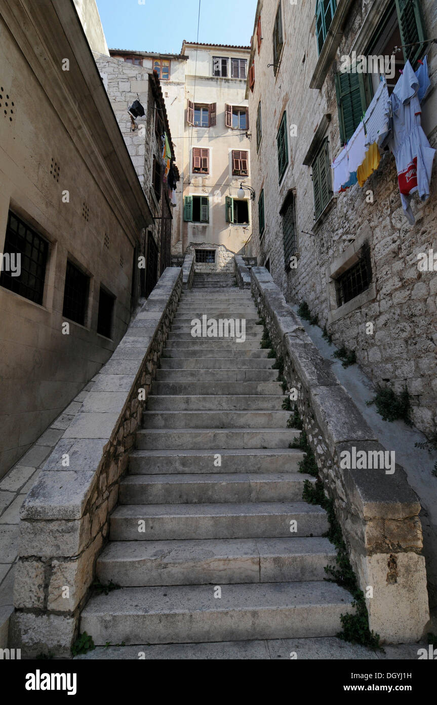 Historische Altstadt, lange Treppe, Sibenik, Kroatien, Europa Stockfoto