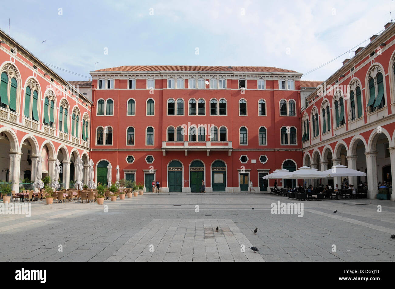 Historische Altstadt, Arkaden, Platz der Republik, Trg Republike, Split, Kroatien, Europa Stockfoto