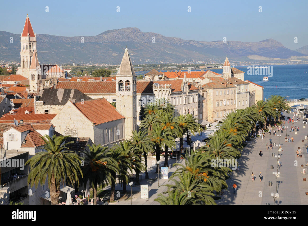 Blick auf die Stadt, Hafen, Altstadt, Trogir, Kroatien, Europa Stockfoto