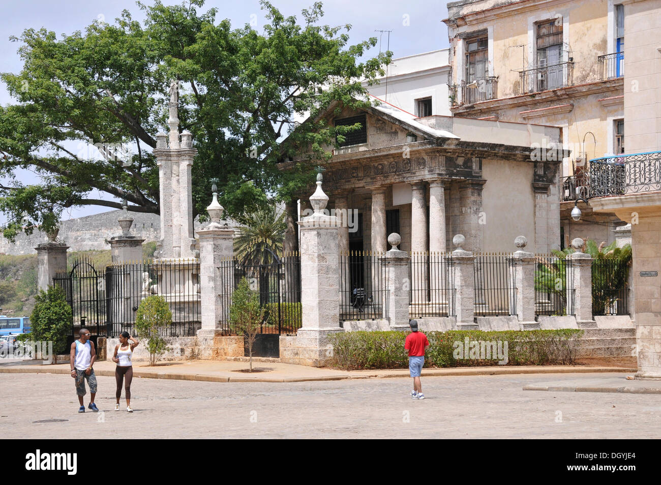 El Templete Denkmal auf der Plaza de Armas entfernt, Havanna, historischen Bezirk, Kuba, Karibik, Zentralamerika Stockfoto