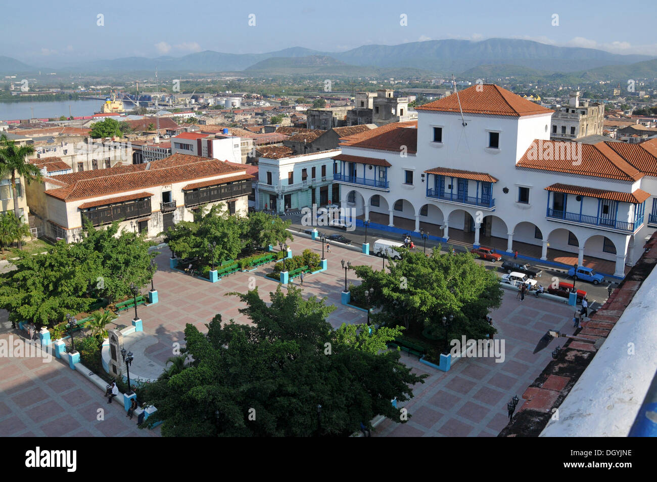 Casa Granda Gebäude, Parque Cespedes Park, Santiago de Cuba, der historische Bezirk, Kuba, Karibik, Zentralamerika Stockfoto