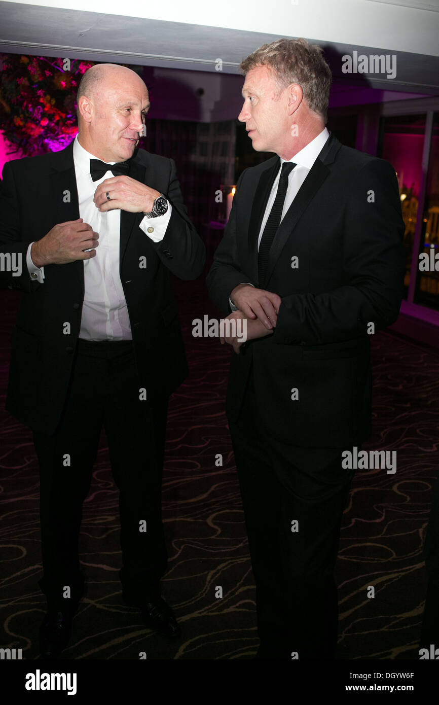 Ehemalige Manchester United Co-Trainer Mike Phelan (l) und Manchester United Manager David Moyes Stockfoto