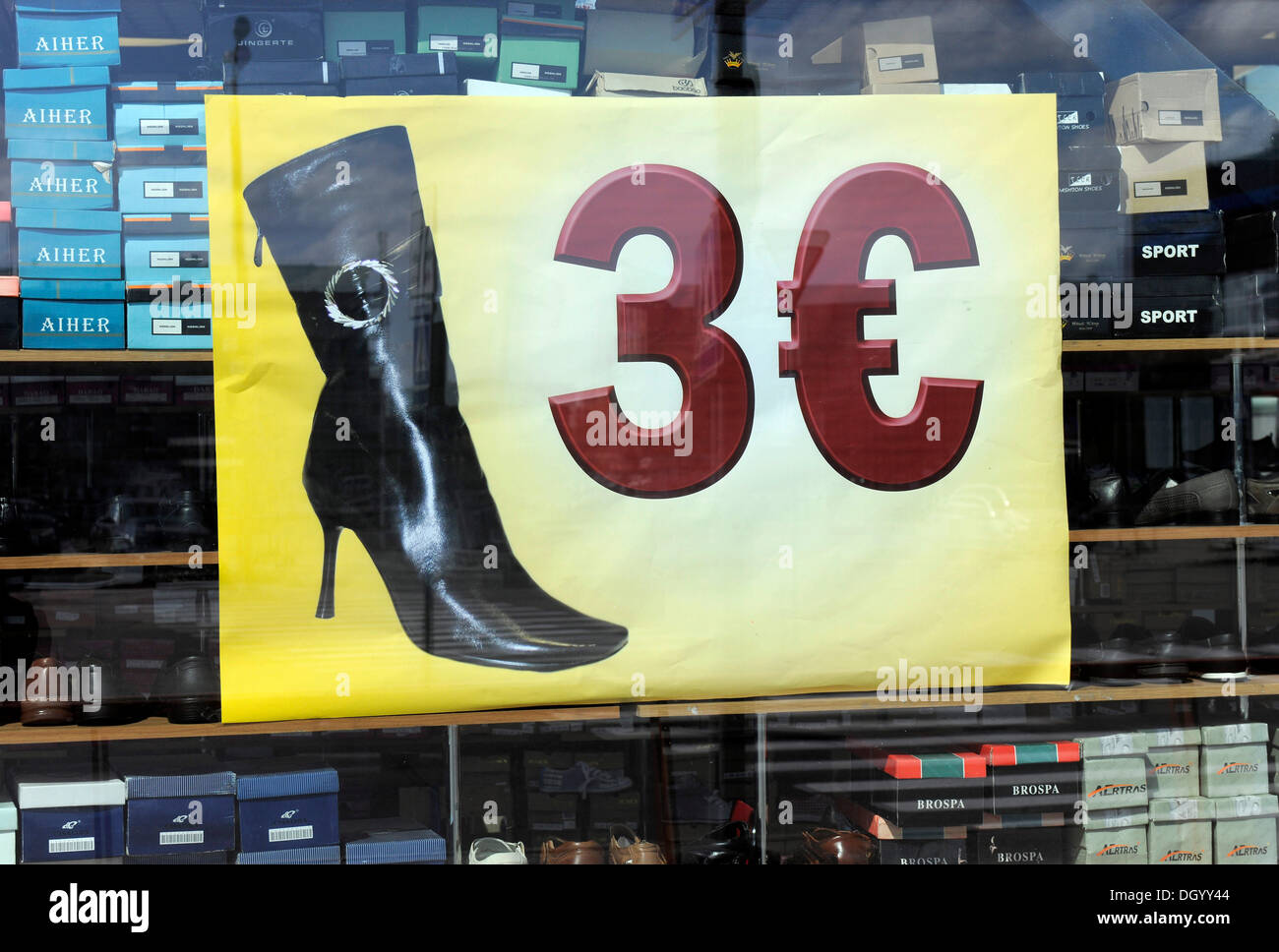 Werbung Plakat für billige Stiefel, Tallinn, Estland, Nordeuropa, Europa Stockfoto