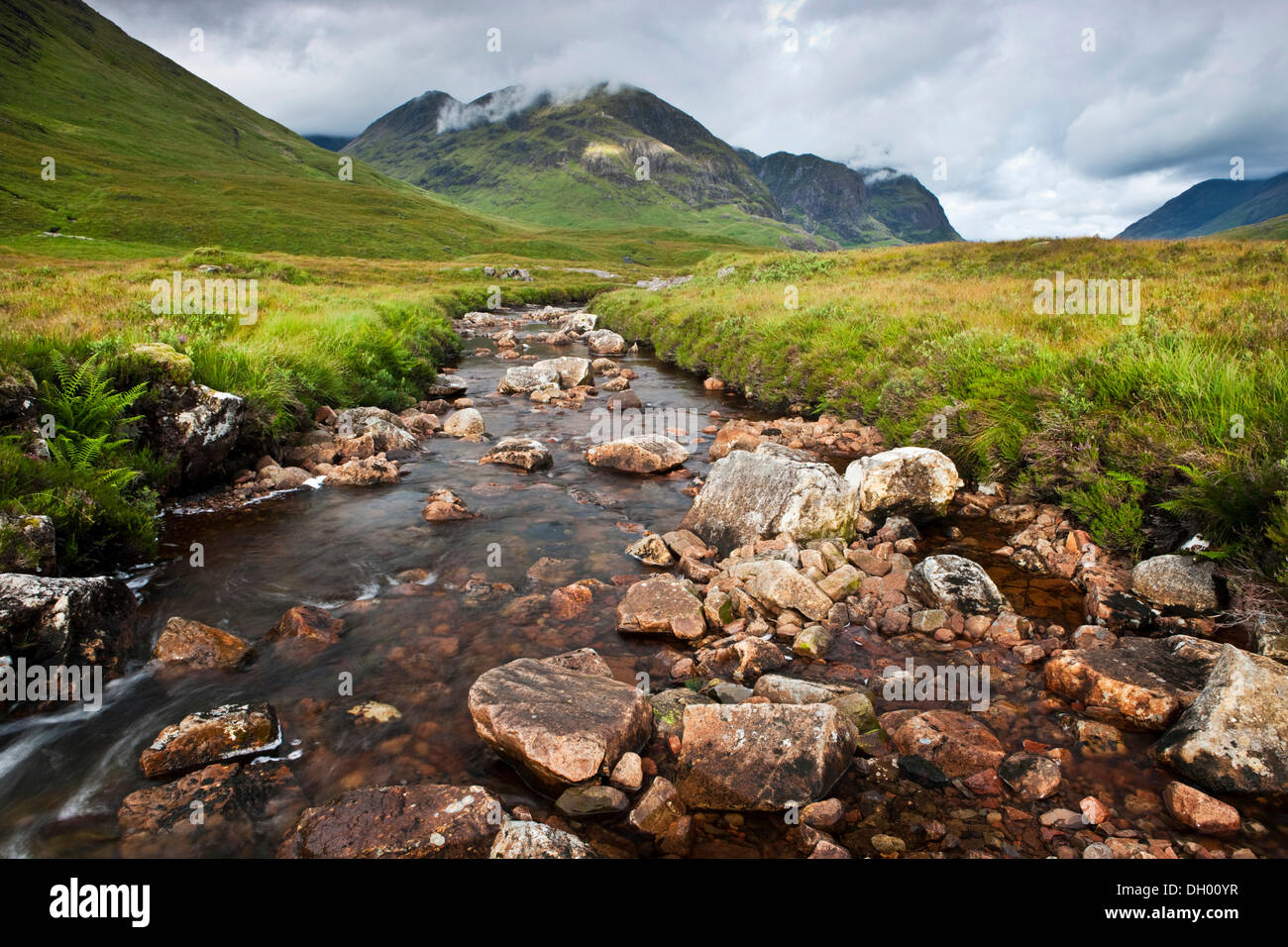 Gebirgsbach in den schottischen Highlands, Glen Coe, Schottland, Vereinigtes Königreich Stockfoto