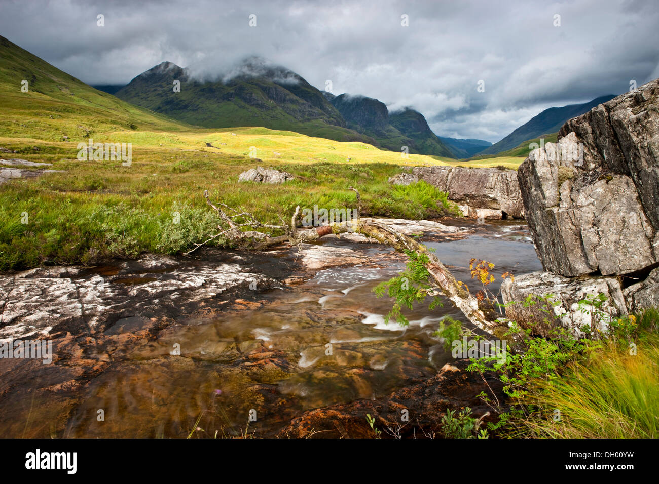 Gebirgsbach in den schottischen Highlands, Glen Coe, Schottland, Vereinigtes Königreich Stockfoto