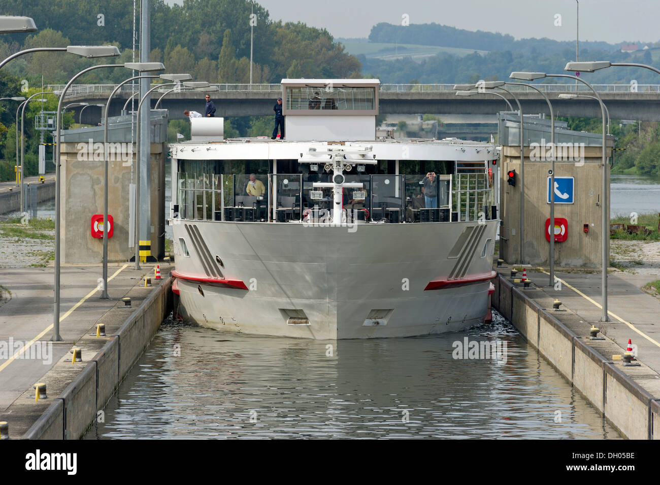 Riverboat, Viking Prestige, Eingabe einer Sperre, Rhein-Main-Donaukanal, Regensburg, Oberpfalz, Bayern Stockfoto