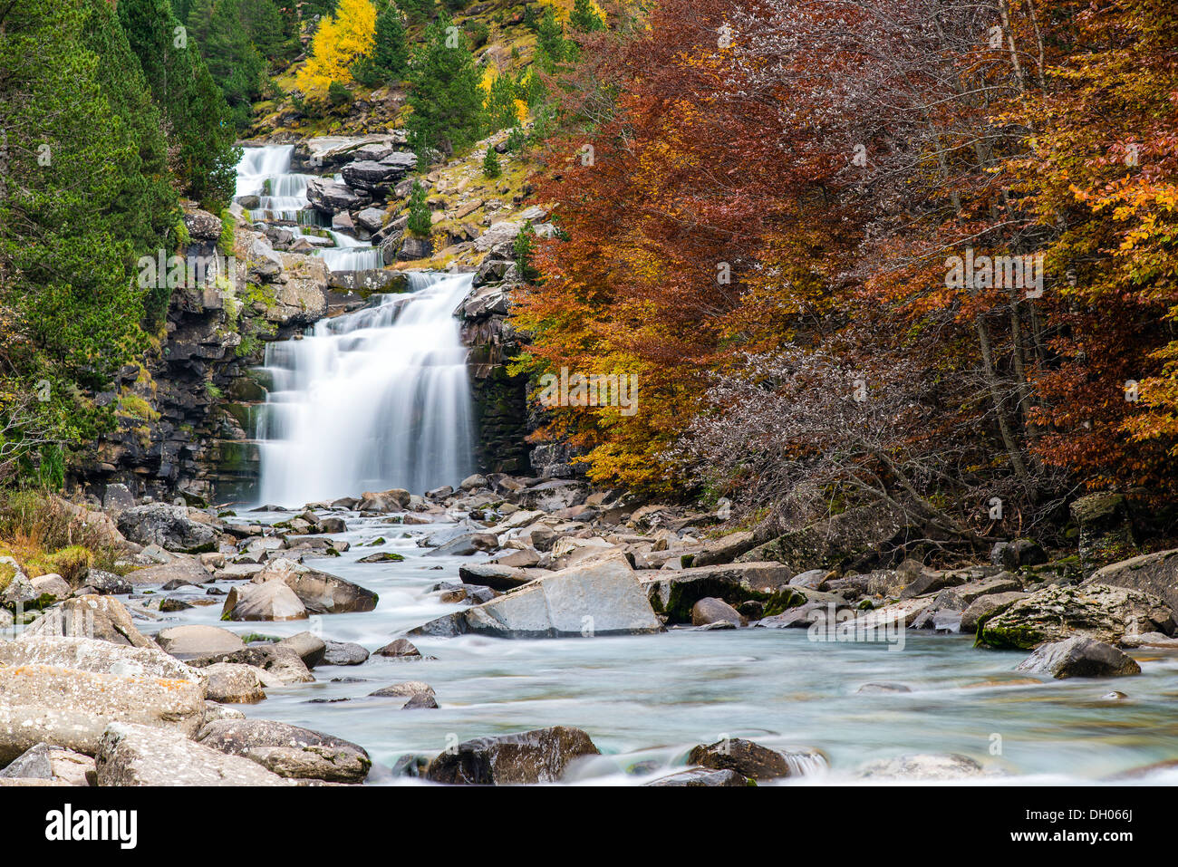Gradas de Soaso Wasserfall, Ordesa und Monte Perdido Nationalpark, Huesca, Aragon, Spanien Stockfoto