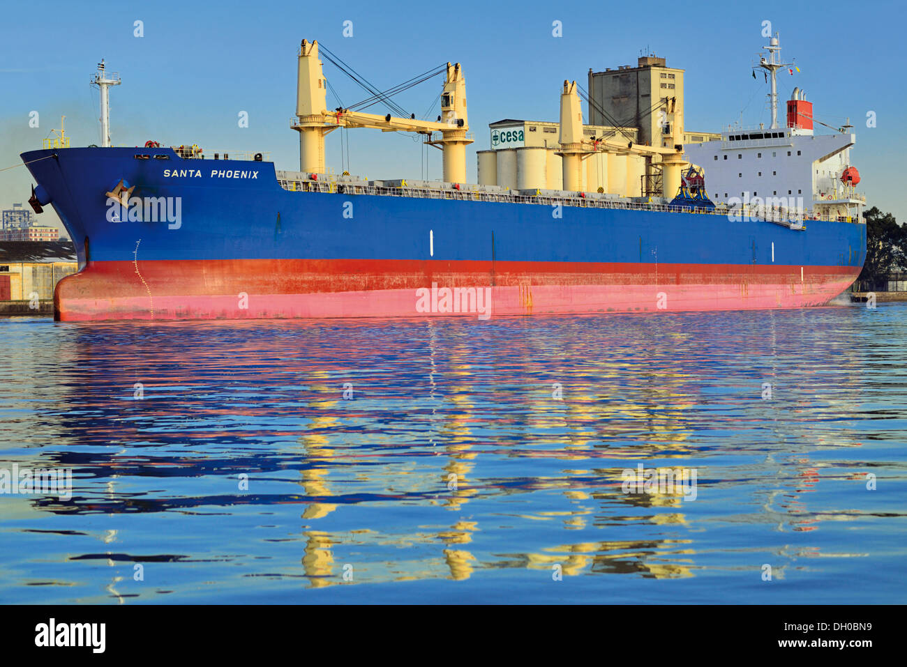 Brasilien, Rio Grande do Sul: riesige Frachter im Hafen von Porto Alegre Stockfoto