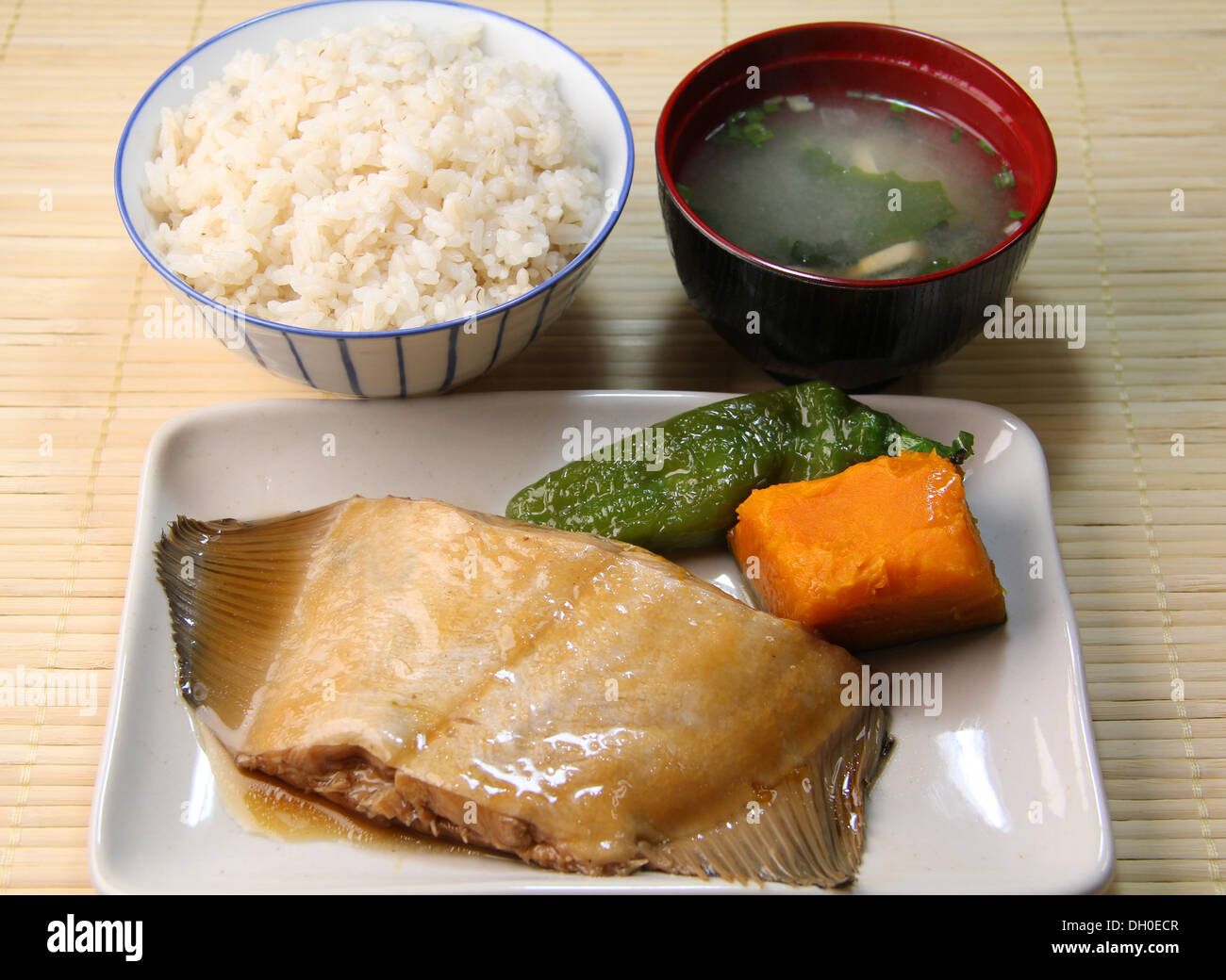 Gekochter Fisch set Mahlzeit Stockfoto