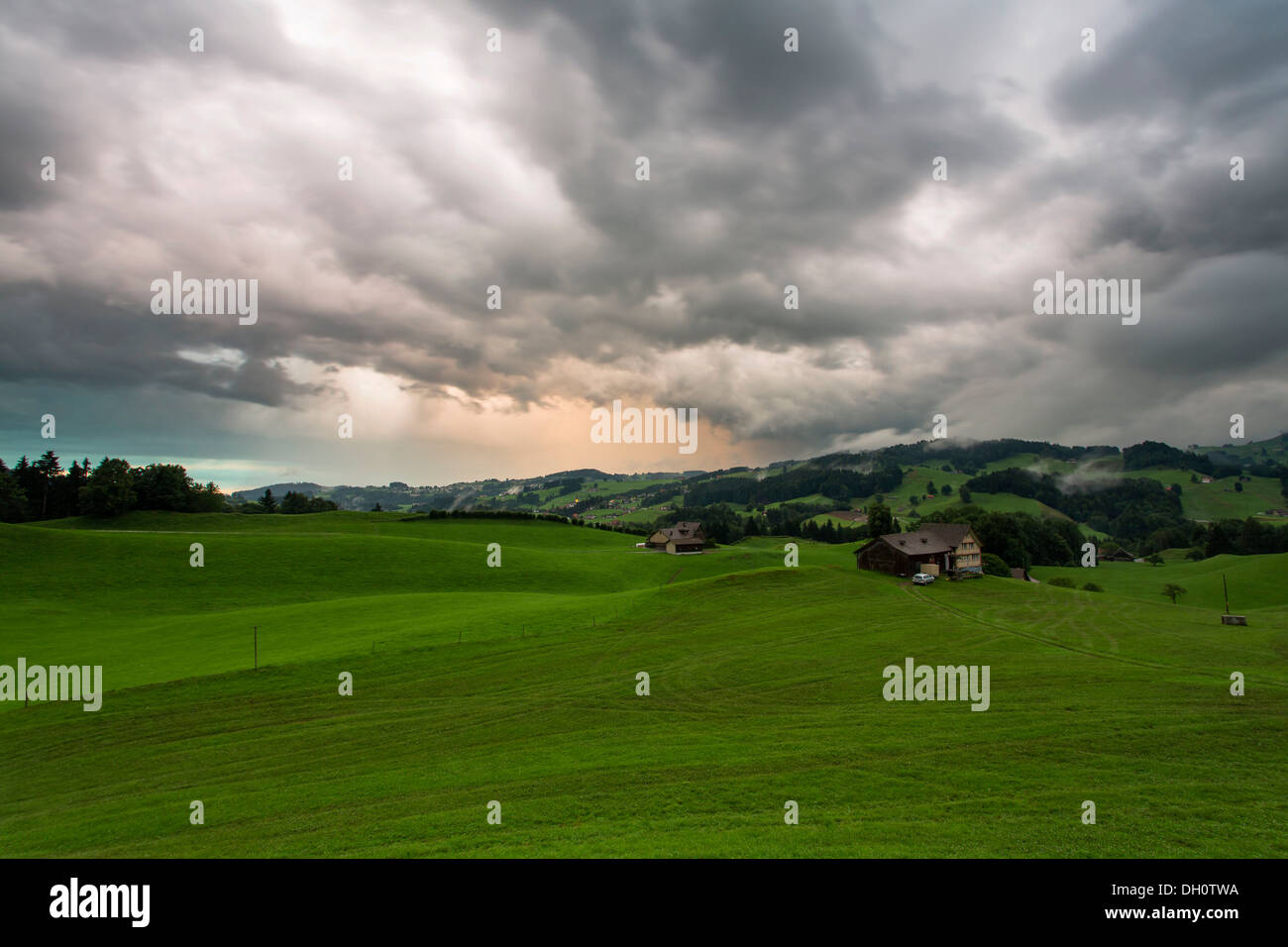Stürmischer Himmel am Abend im Appenzellerland, Schweiz, Europa Stockfoto