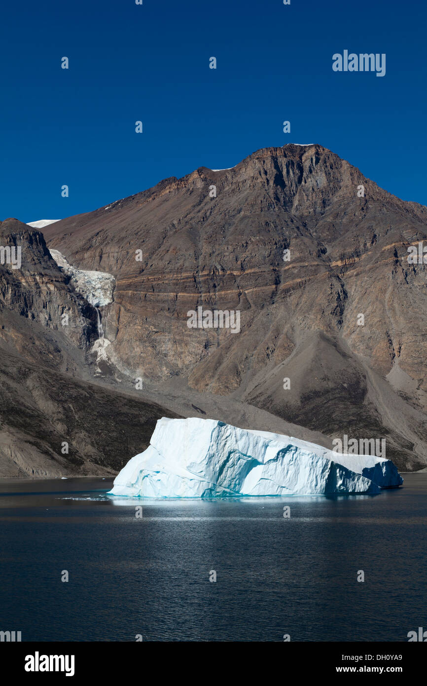 Eisberg im Kejser Franz Joseph Fjord, Grönland Stockfoto