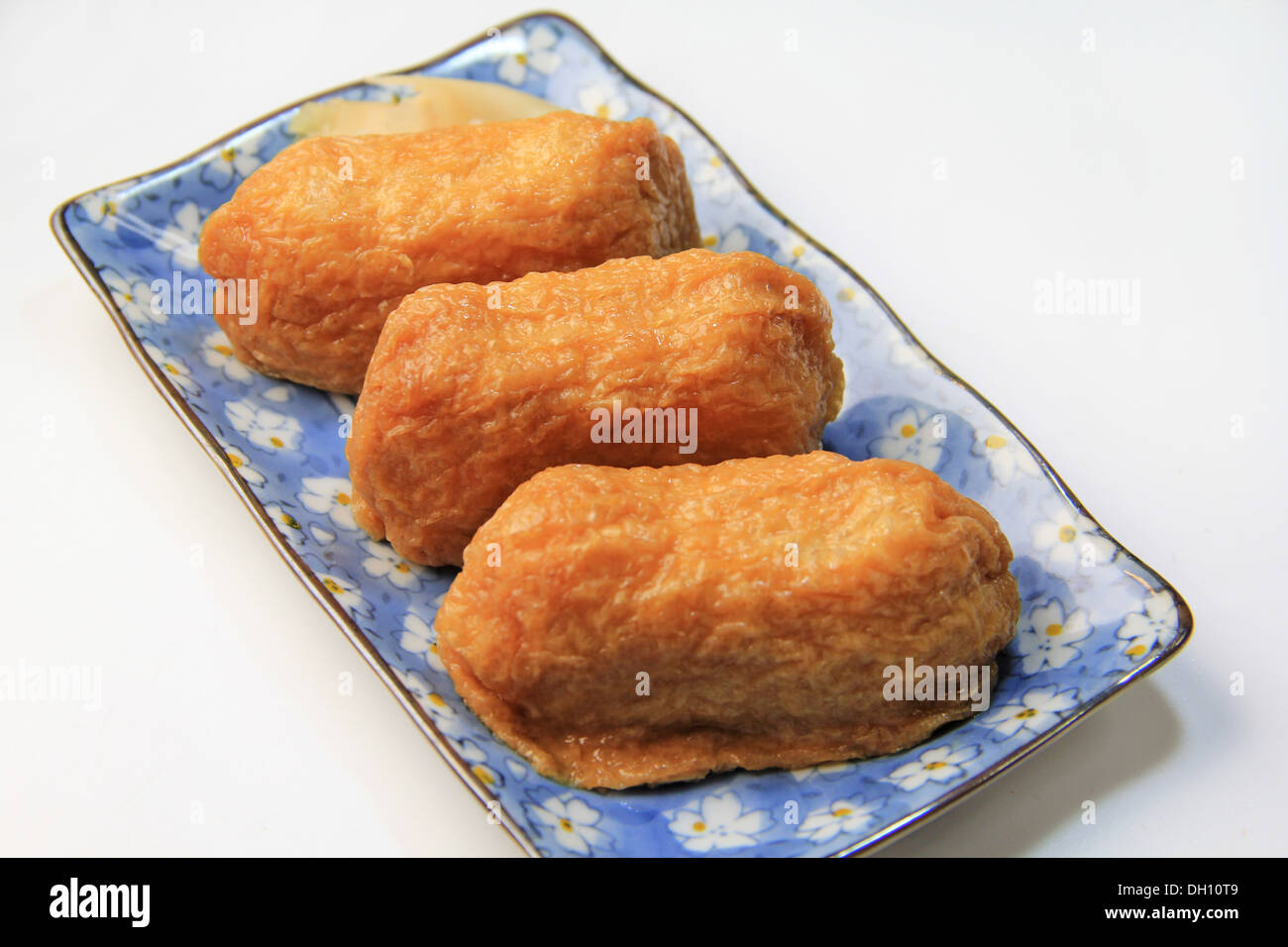 Gebratenes tofu sushi -Fotos und -Bildmaterial in hoher Auflösung – Alamy