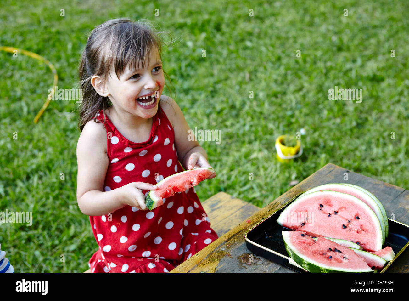 Mädchen, Essen, Wassermelone, München, Bayern, Deutschland Stockfoto
