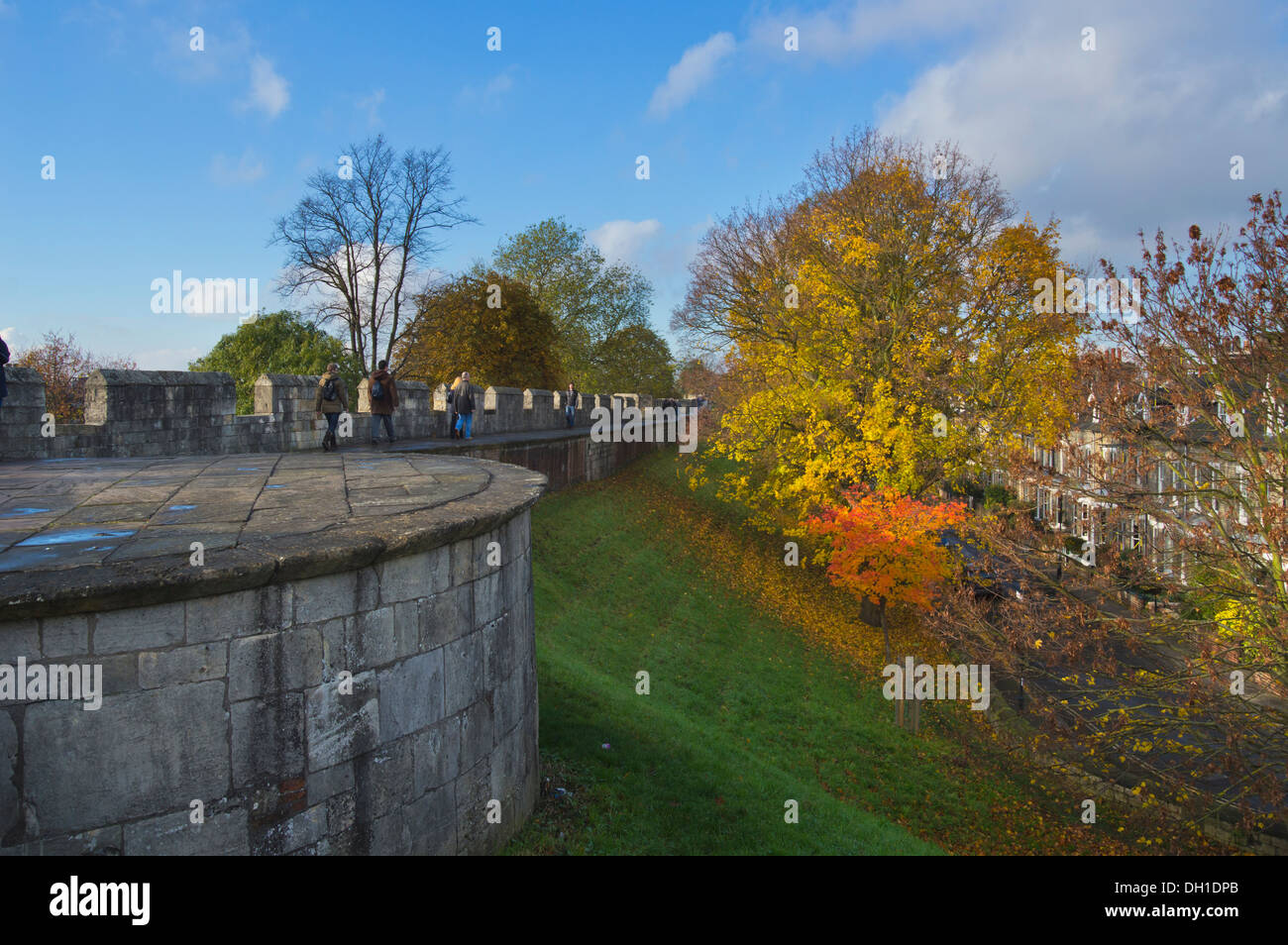 Fuß die Wände im Herbst, York, Yorkshire, England Stockfoto