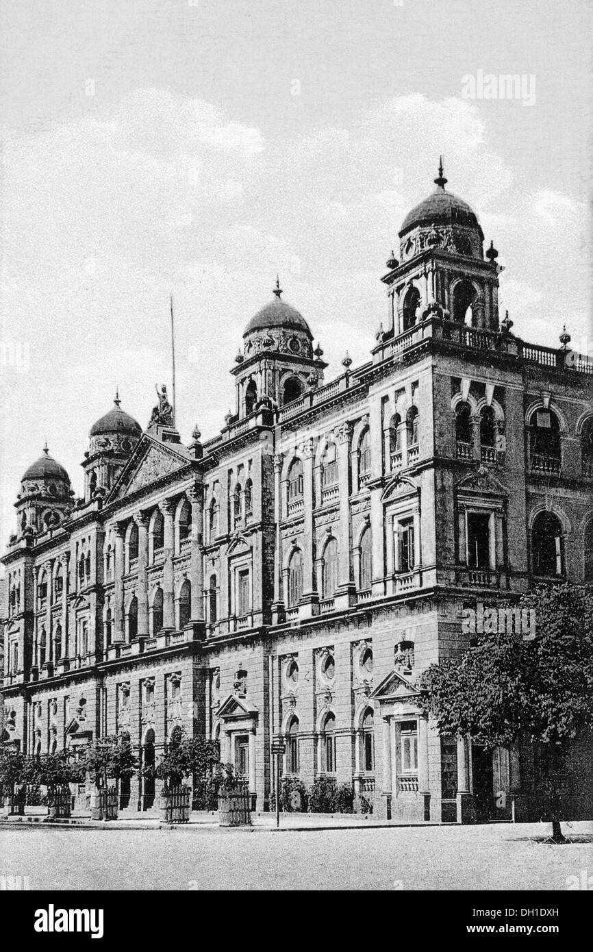 Altes, altes Bild des Chartered Bank Gebäudes Flora Fountain Hutatma Chowk Bombay Mumbai Maharashtra Indien Stockfoto