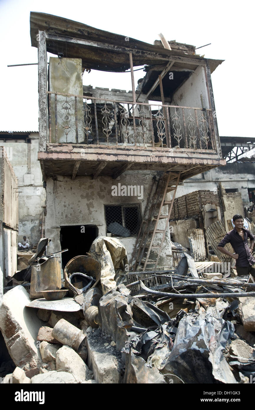Feuer Schaden Bandra Slums Mumbai Maharashtra Indien Asien Stockfoto