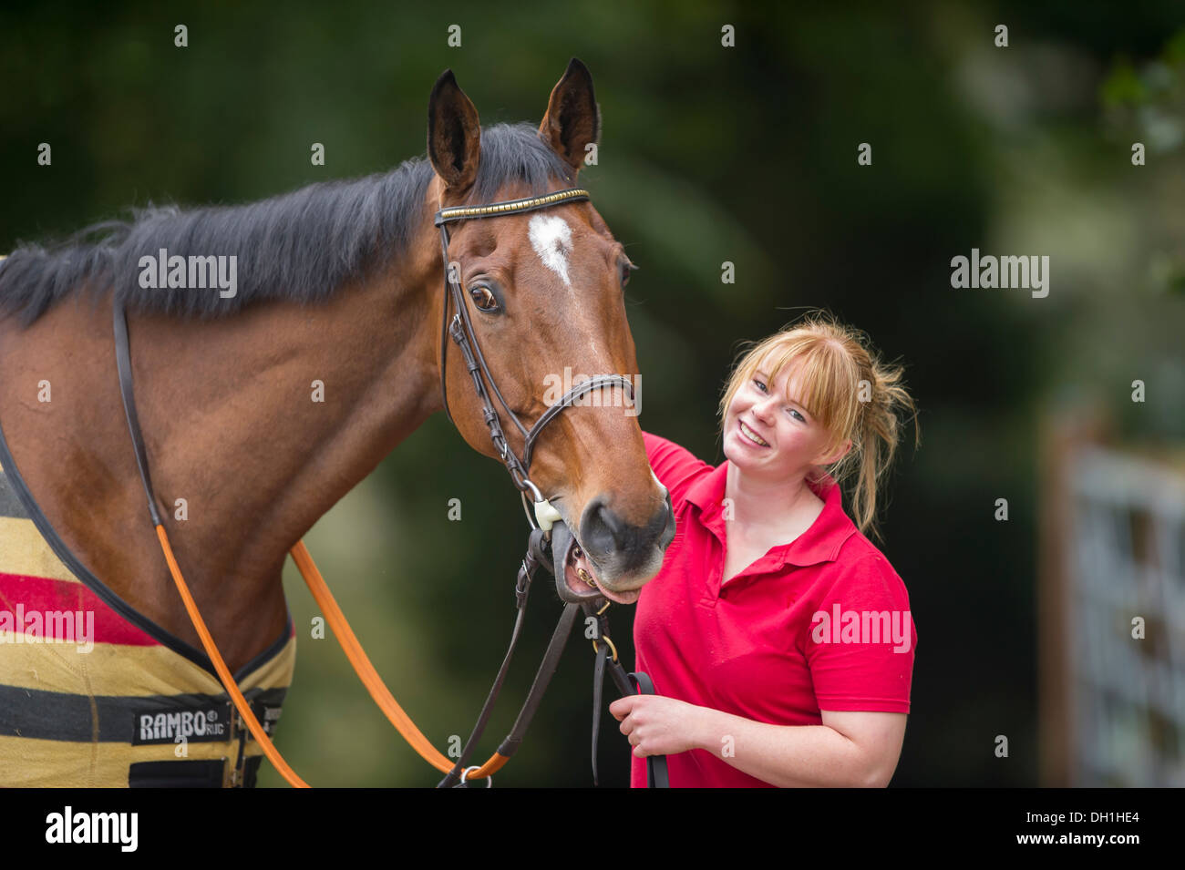 ehemaliger Jockey und Rennpferd Trainer Jess Westwood in Exford mit Pferd Monkerty Tunkerty Stockfoto