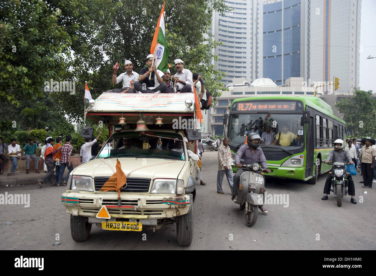 Anna Hazare Unterstützer gonna Ramlila Maidan New Delhi Indien Asien Stockfoto