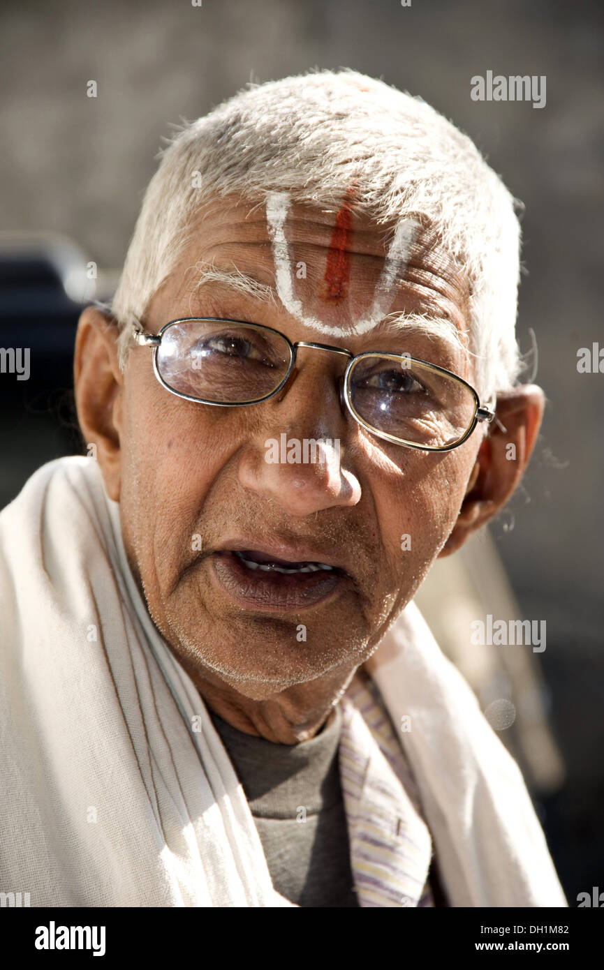 Porträt-Greis indisch-hinduistischen Priester Indien Herr #707 K Stockfoto