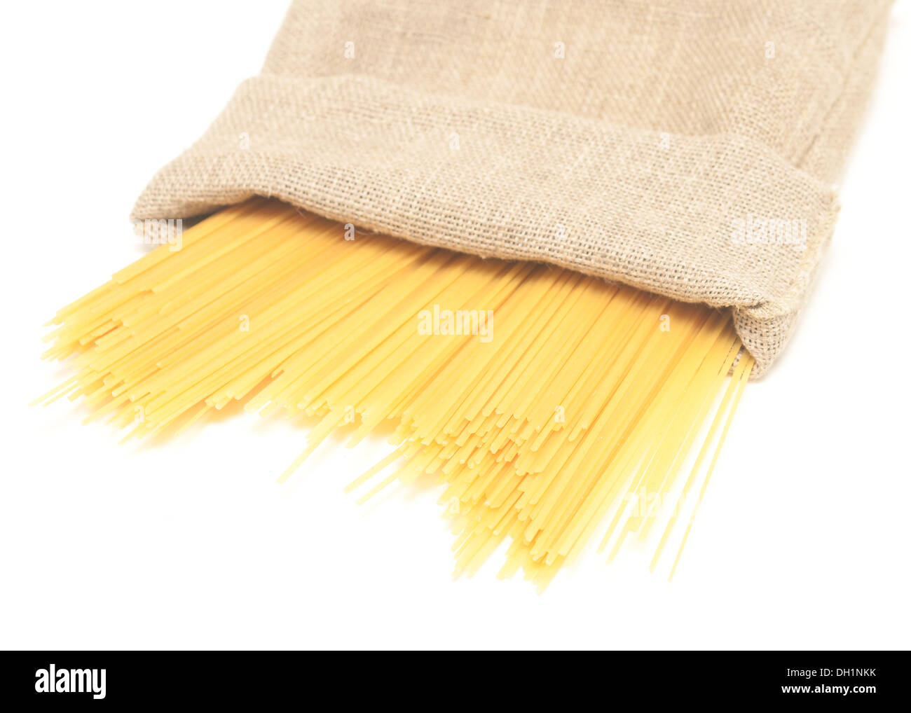 Spaghetti in meschotschek isoliert auf weißem Hintergrund Stockfoto