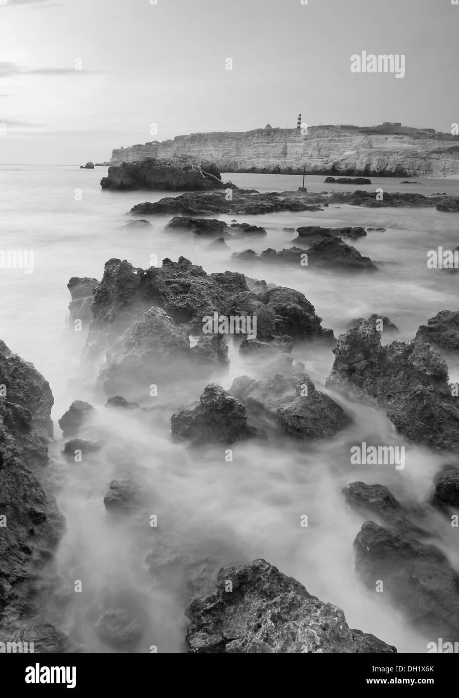 Schöne Seelandschaft bei Sonnenuntergang. Stockfoto