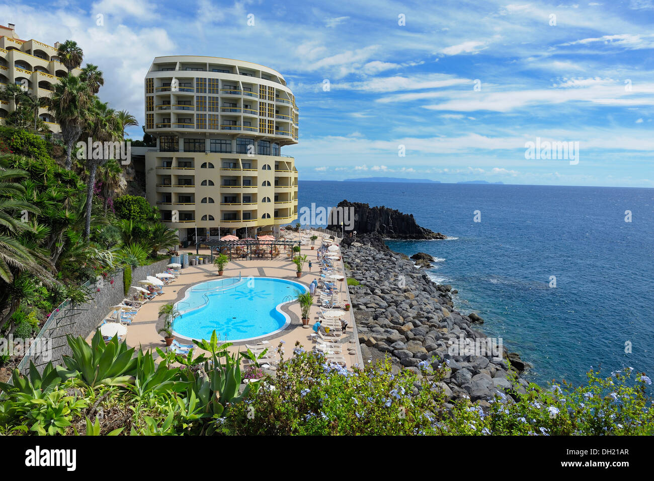 Madeira Portugal. Das Pestana Palms Hotel liegt direkt an der Atlantikküste Stockfoto