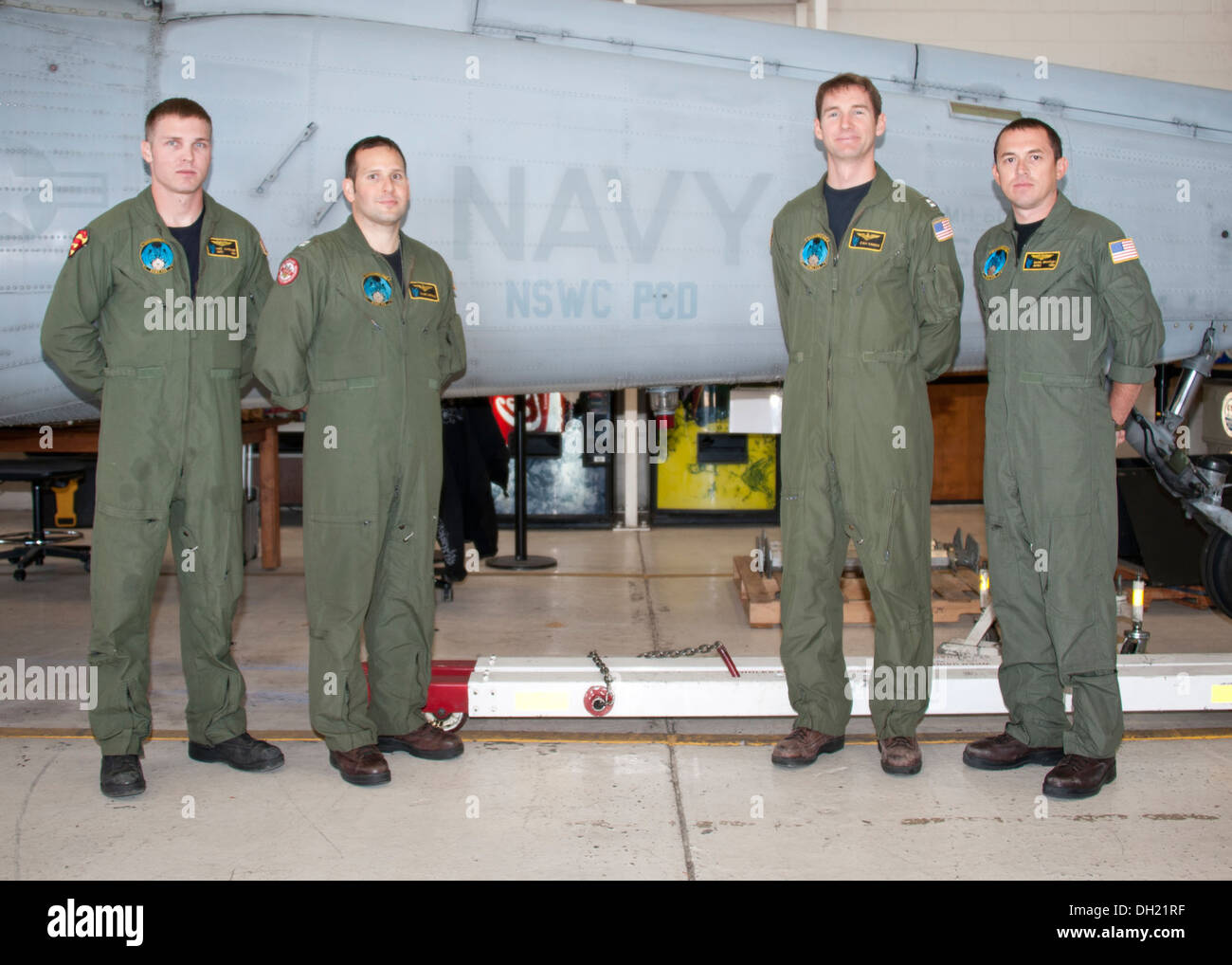 Naval Surface Warfare Center Panama City Division (NSWC PCD) Such-und Rettungsteam ist: (von links nach rechts) Petty Officer 1st Class Nathan Gardner; Lt. Blaine Cardinale; Lt. Evan Knock und Chief Petty Officer Daniel Brantley Stockfoto