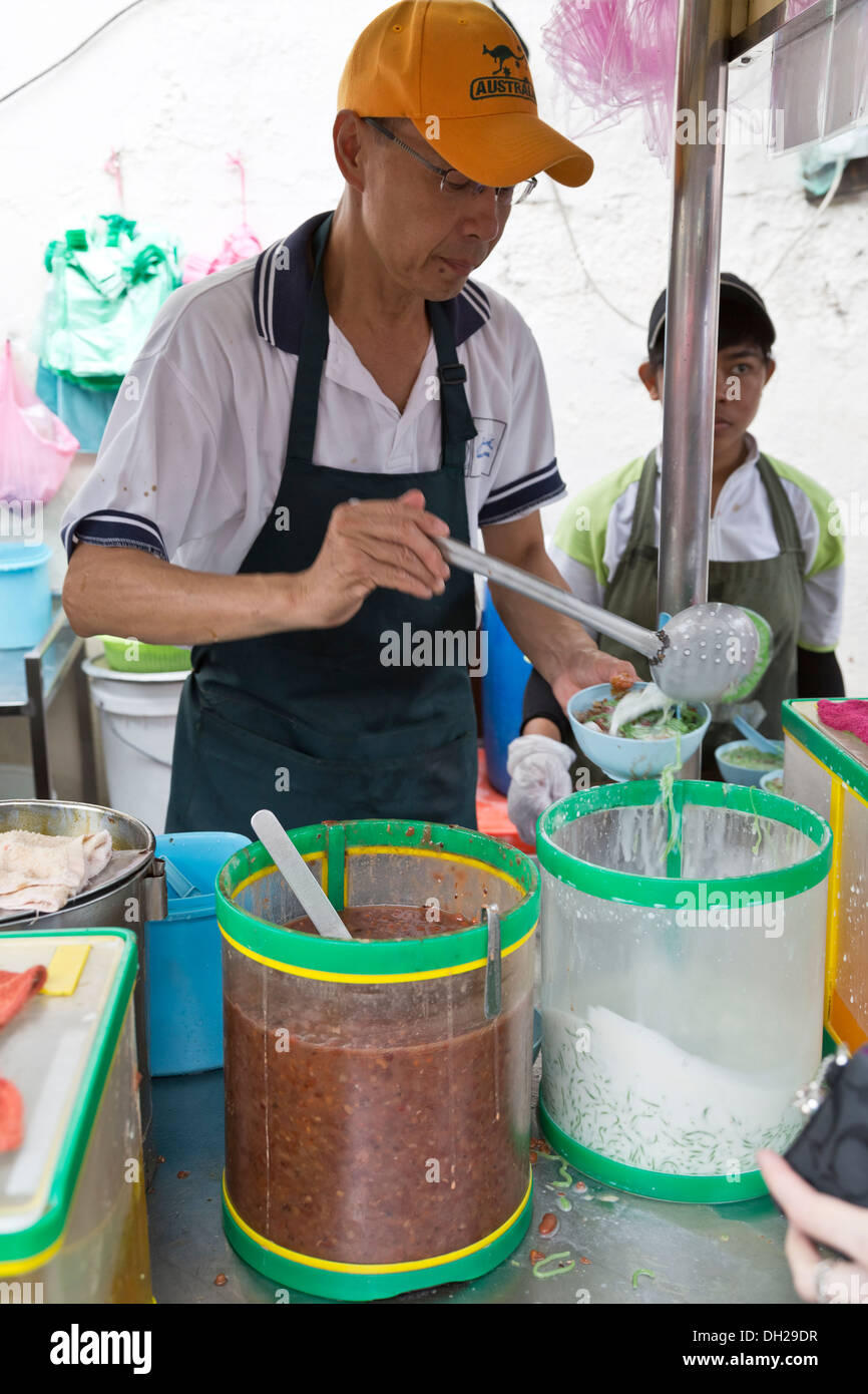 Chendul Verkäufer bei Penang Road berühmte Teochew Chendul Stall, George Town, Penang, Malaysia Stockfoto