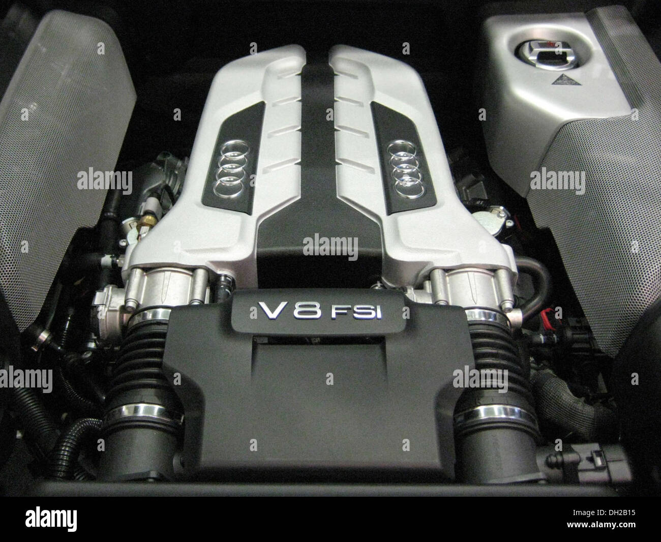 2007 Audi R8 Motor Stockfotografie - Alamy