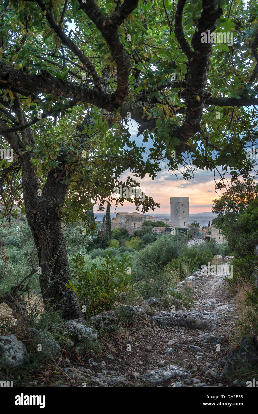 Die steinerne Türme und Häuser der Mourtzinos/Petreas Komplex in Upper/alte Kardamyli, äußere Mani, Peloponnes, Griechenland Stockfoto