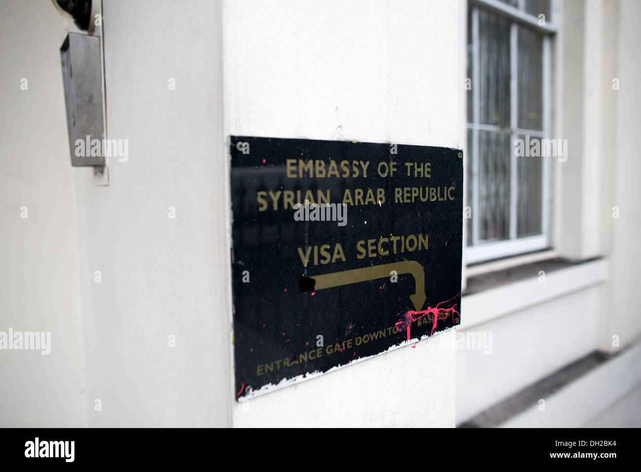 Typenschild für die Visaabteilung der Botschaft der syrischen arabischen Republik, Belgrave Square, London, UK Stockfoto