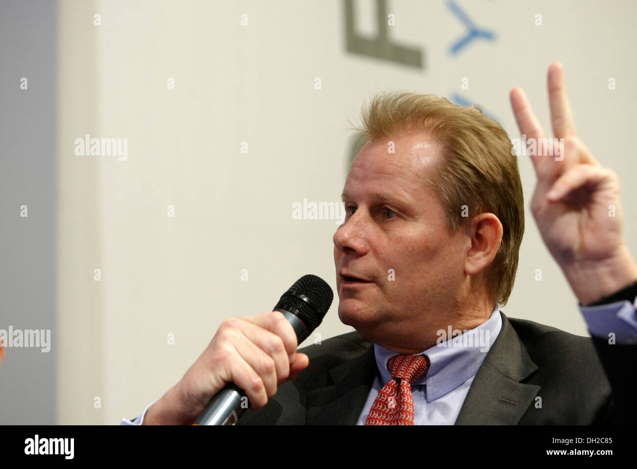 Andreas Schmitz, Vorsitzender des Management Board HSBC Trinkaus & Burkhardt Rothschild eine Rede auf der Konferenz Stockfoto