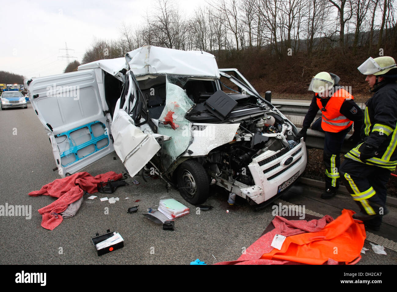 Unfall mit einem Kleinbus auf der Autobahn A61 entfernt, in der Nähe von Koblenz, Rheinland-Pfalz Stockfoto