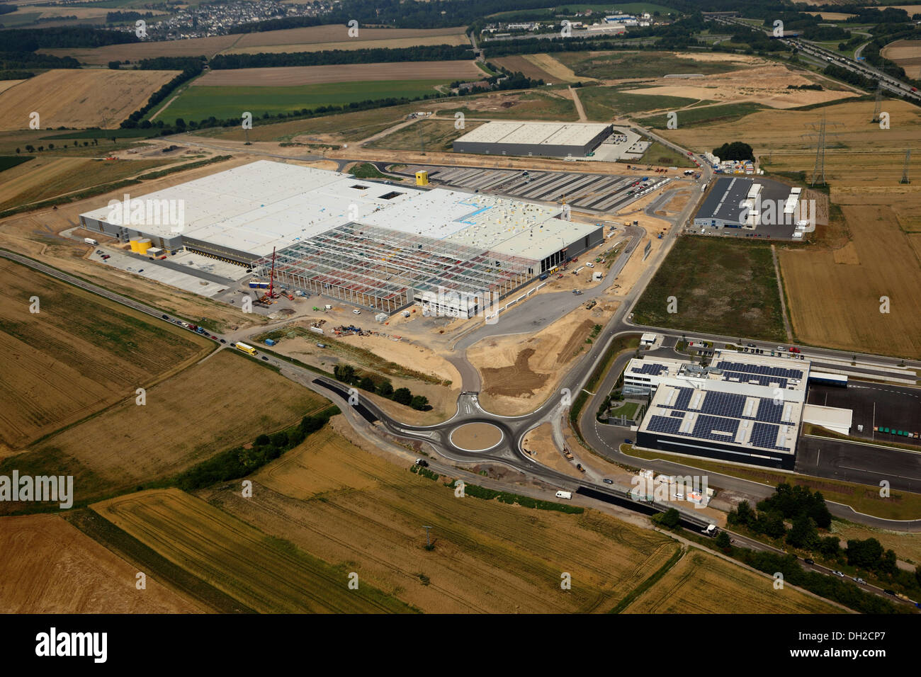 Luftaufnahme, Amazon-Baustelle im Güterverkehrszentrum GVZ auf der Autobahn A61, Koblenz, Rheinland-Pfalz Stockfoto