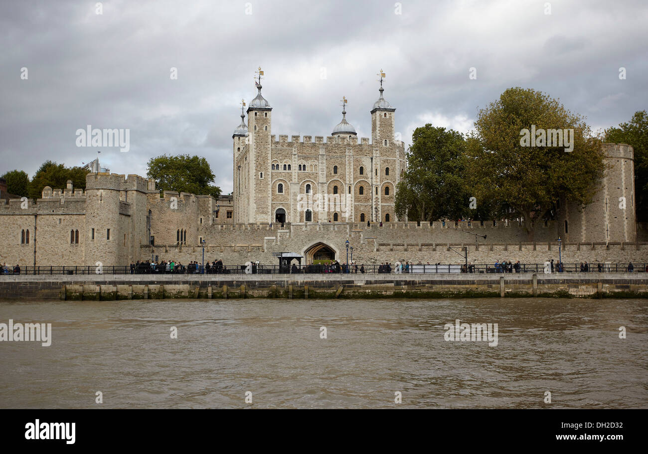 Tower of London auf dem Fluss Themse, London, England, Vereinigtes Königreich, Europa Stockfoto